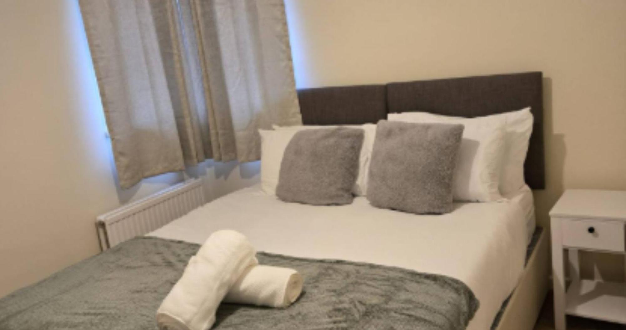 Cosy House- Sleeps 7 Centrally Located Free Parking, Fast Wifi Smart Tv With Sky And Netflix Business Travellers Relocators Leisure Welcome