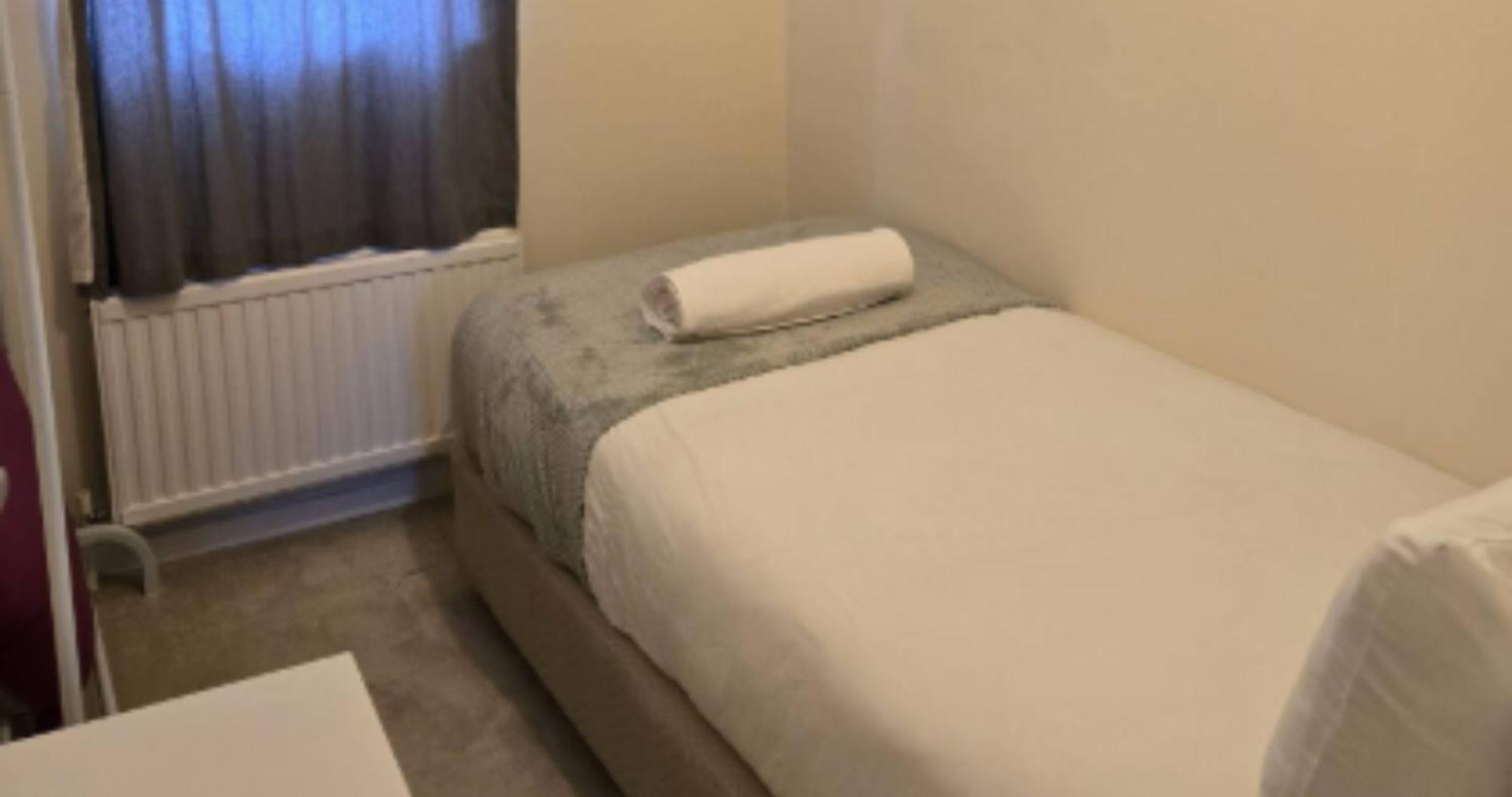 Cosy House- Sleeps 7 Centrally Located Free Parking, Fast Wifi Smart Tv With Sky And Netflix Business Travellers Relocators Leisure Welcome Appartamento