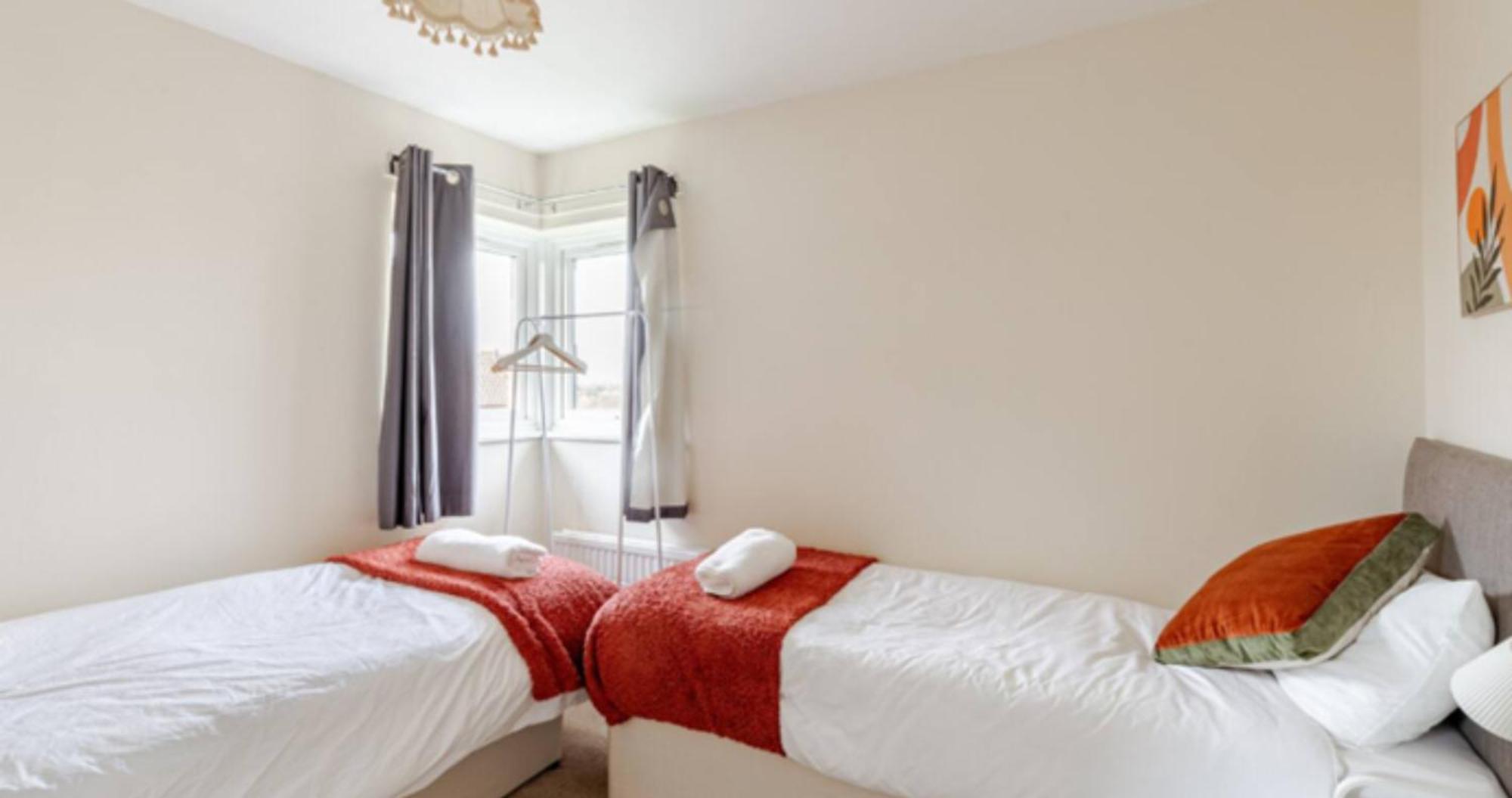 Appartamento Cosy House- Sleeps 7 Centrally Located Free Parking, Fast Wifi Smart Tv With Sky And Netflix Business Travellers Relocators Leisure Welcome